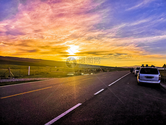 青海湖环湖公路夕阳图片