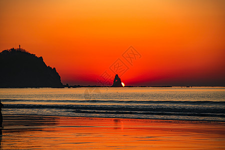 青岛石老人海水浴场海上日出中国十大最美日出观赏地图片