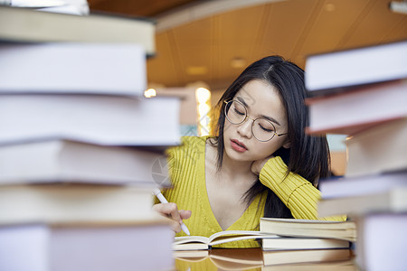 女学生学习压力大图片素材