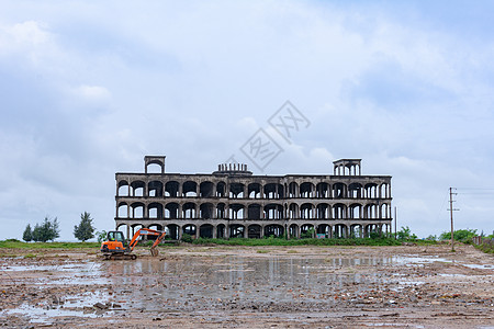 招标采购烂尾建筑背景