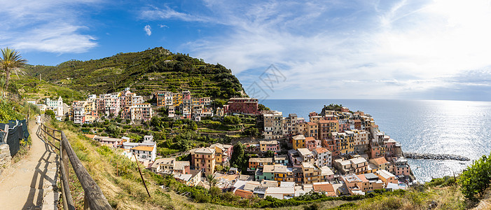 意大利著名旅游胜地五渔村韦尔纳扎全景图图片