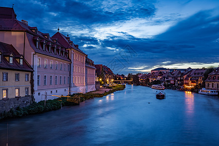 德国城市班贝格莱茵河畔夜景风光图片