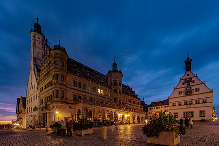 德国名城罗腾堡市政厅夜景图片