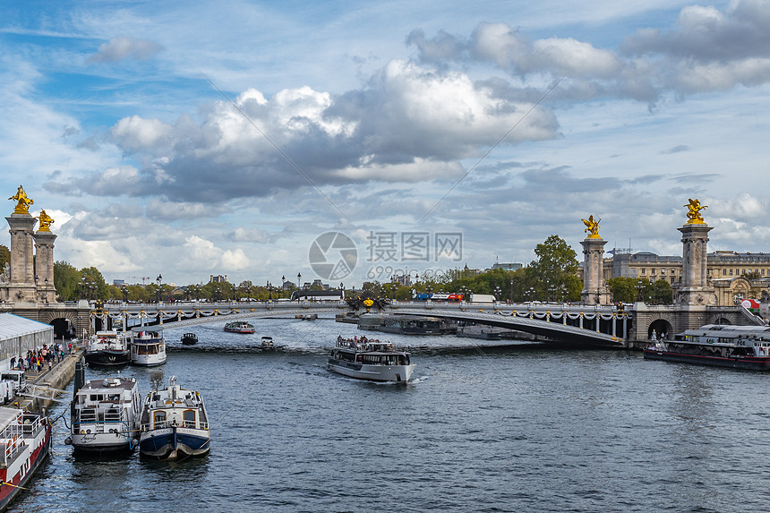 巴黎塞纳河全景图图片