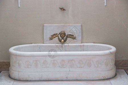 欧洲古代宫廷浴缸图片