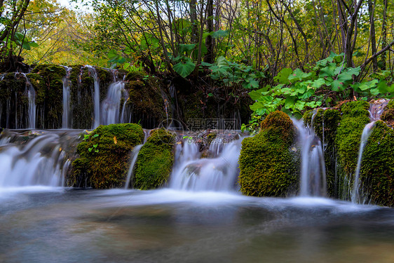 普利特维采国家公园瀑布小景图片