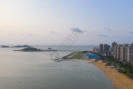 珠海日月贝俯瞰广东珠海海景沙滩海岸线风光港珠澳大桥背景