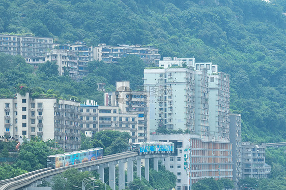 重庆网红旅游地标穿过楼宇的李子坝地铁站图片