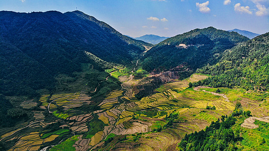 山间秀丽小村背景