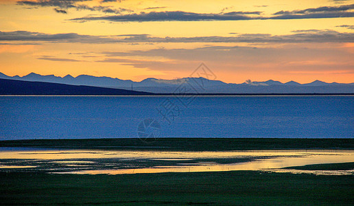青海湖日出背景图片