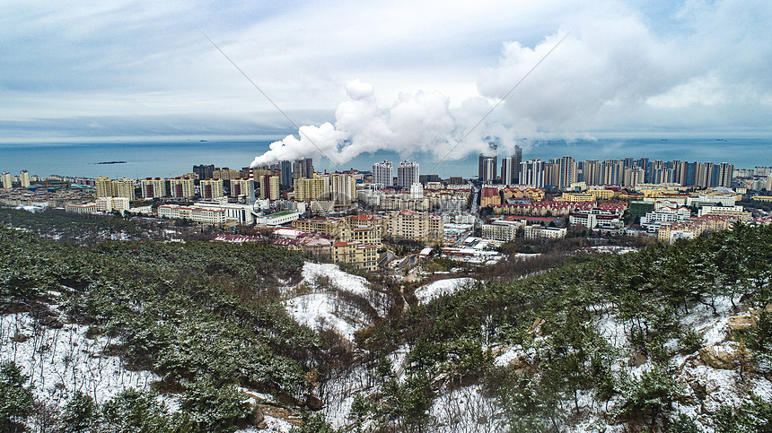 雪后的青岛浮山图片