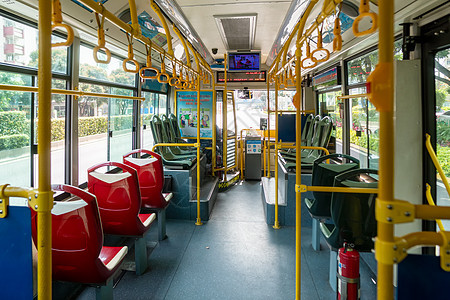 无人的公交车背景图片