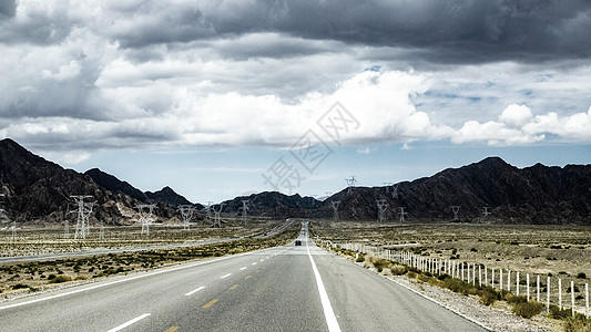 沙漠戈壁青海省国道自驾道路路面背景