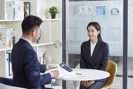 商务女士求职面试图片