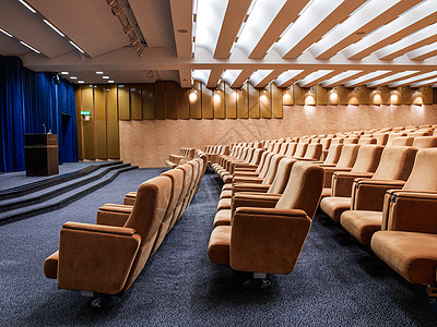 讲堂型剧院式会议室背景图片