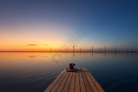 黄海风力发电日落风光图片