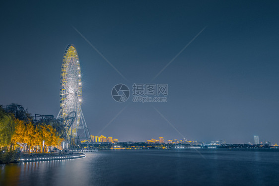 苏州金鸡湖摩天轮夜景图片