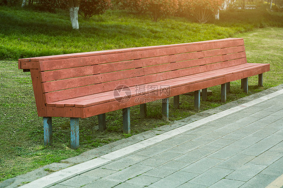 公园里的红色长凳图片