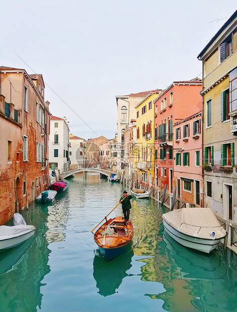 意大利威尼斯划船的人图片