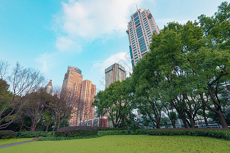 上海城市中心绿地高楼大厦图片