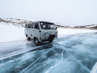 俄罗斯贝加尔湖公共旅客短驳车图片