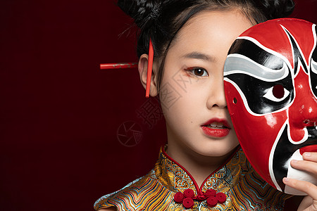 儿童面具素材中国风潮流儿童拿着京剧面具背景