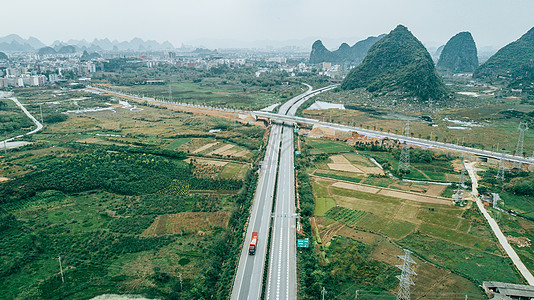 航拍高速公路山脉山桂林风光公路高清图片