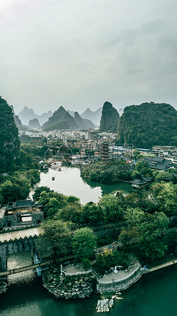 竖拍竖屏桂林风景漓江公园旅游城市图片