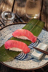 日料金枪鱼寿司高清图片