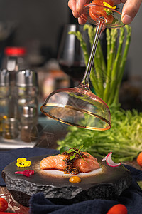 法国分子料理三文鱼图片