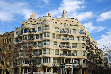 西班牙高迪建筑高迪著名建筑作品巴塞罗那米拉之家背景