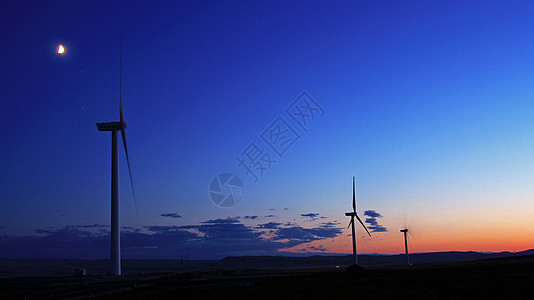 新疆傍晚风车风力发电高清图片