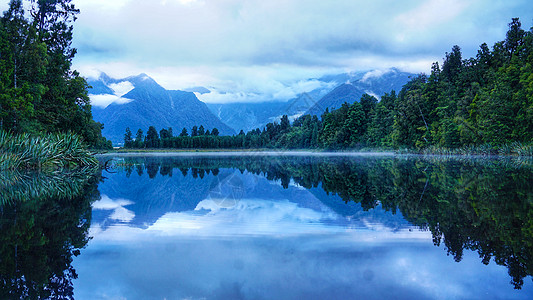 新西兰福克斯马瑟森湖清晨图片