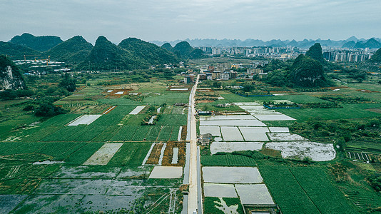 航拍春耕乡间农田郊区风景图片