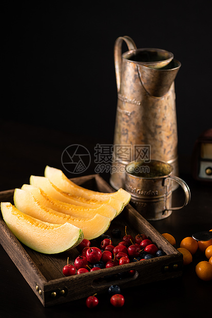 哈密瓜山楂和水壶静物摄影高清图片下载 正版图片 摄图网 哈密瓜山楂和水壶静物摄影高清图片下载 正版图片 摄图网