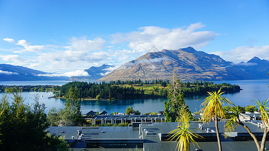 皇后镇清晨窗外风景新西兰旅游背景图片