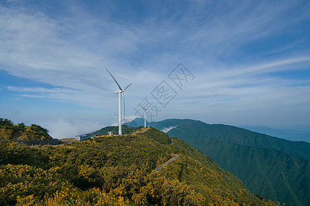 湖北旅游景区九宫山能源发电设施风车图片