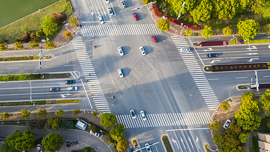 路口红绿灯十字路口的车流背景