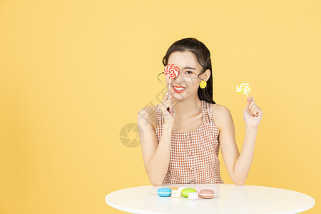 遮眼睛女孩甜美女孩棒棒糖遮眼睛背景