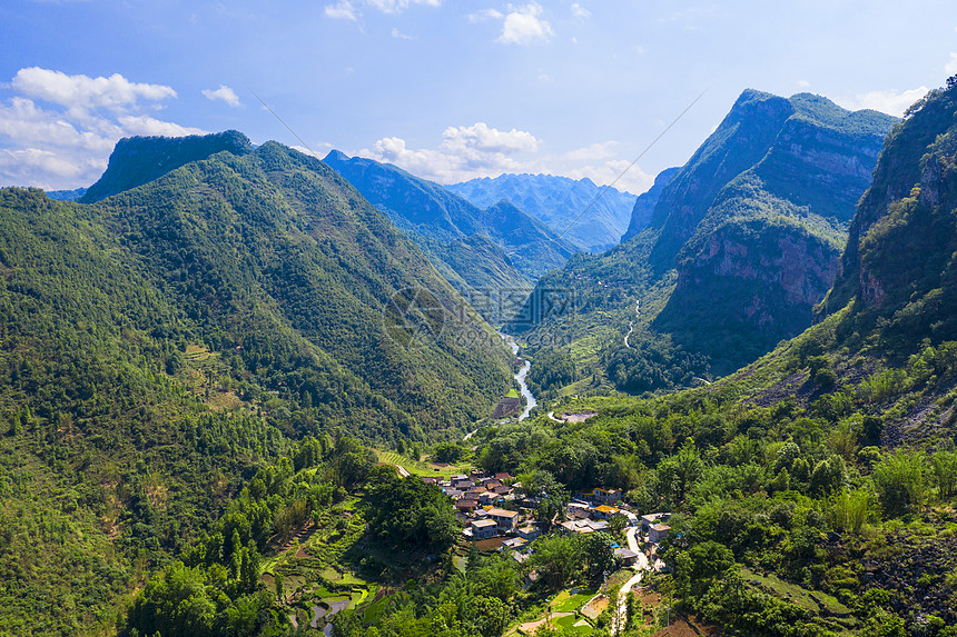 大山深处人家图片