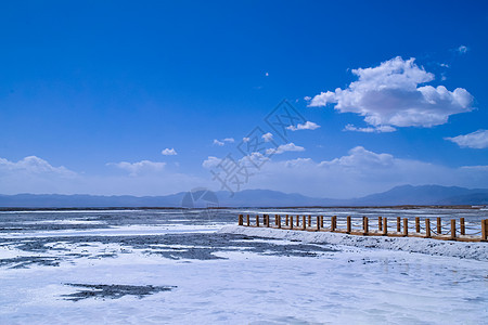 茶卡盐湖秀丽风景图背景图片