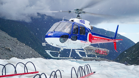 直升机旅游新西兰福克斯冰川直升机降落背景
