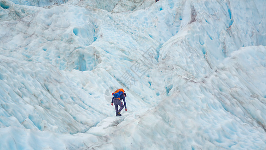 新西兰福克斯冰川登冰山的人高清图片