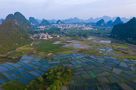 航拍桂林千亩水稻田图片