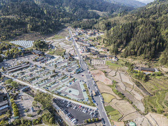 贵州梵净山停车场道路图片