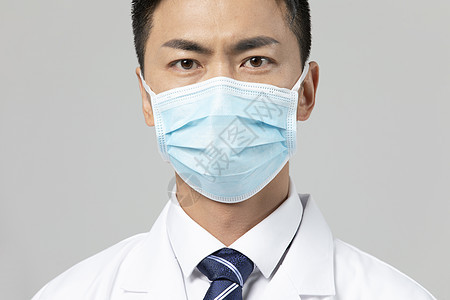 男性医生戴口罩防疫特写图片
