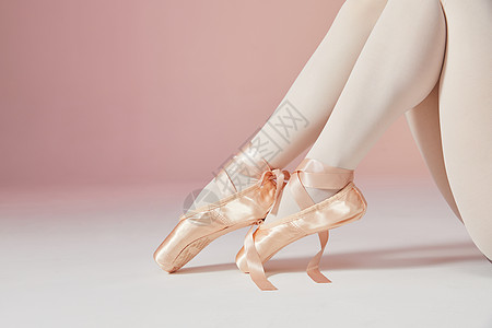 芭蕾舞演员腿部动作特写图片