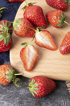 新鲜可口的草莓图片