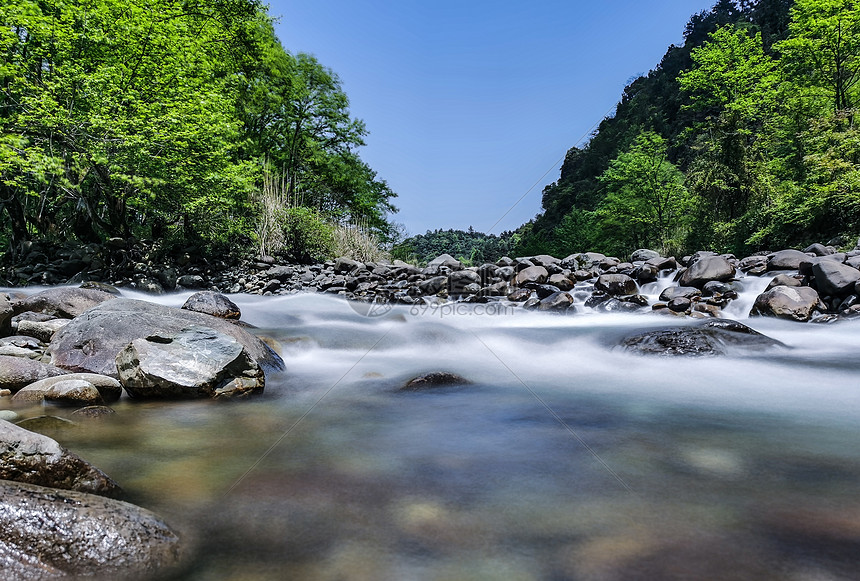 贵州梵净山河流图片