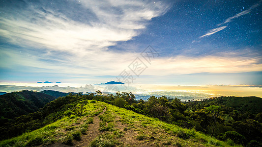 印尼布罗莫火山星空夜景图片